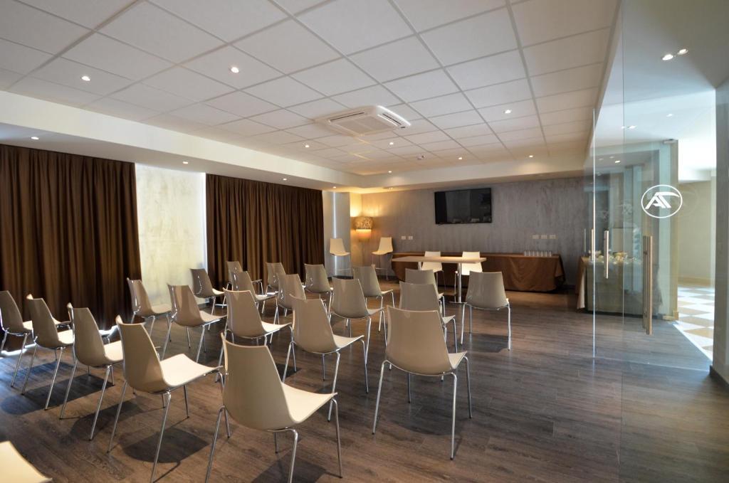 Turin Airport Hotel & Residence San Francesco al Campo Ngoại thất bức ảnh